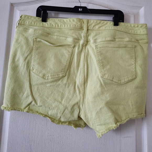 Torrid Feel The Fit Size 20 Yellow/ Lemon Jean Shorts. - Picture 2 of 8